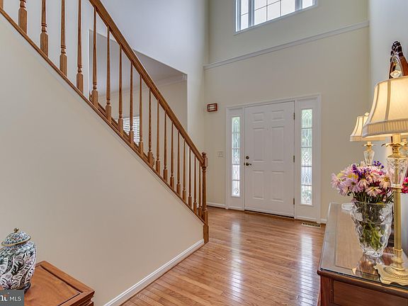 5th image of 11 Pin Oak Ct