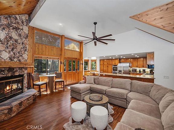 4th image of 499 Golf Course Ln
