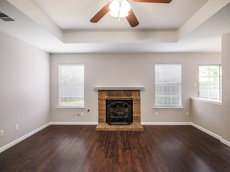 1806 Oakmont Ln — Photo 5