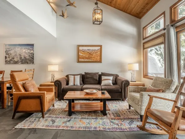 3392 Chateau Rd #2, Mammoth Lakes, CA 93546