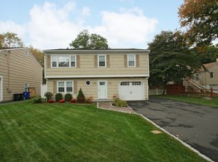 21 Knollwood Rd, Norwalk, CT 06854