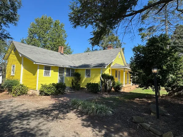 102 Starhill Dr, Cherryville, NC 28021