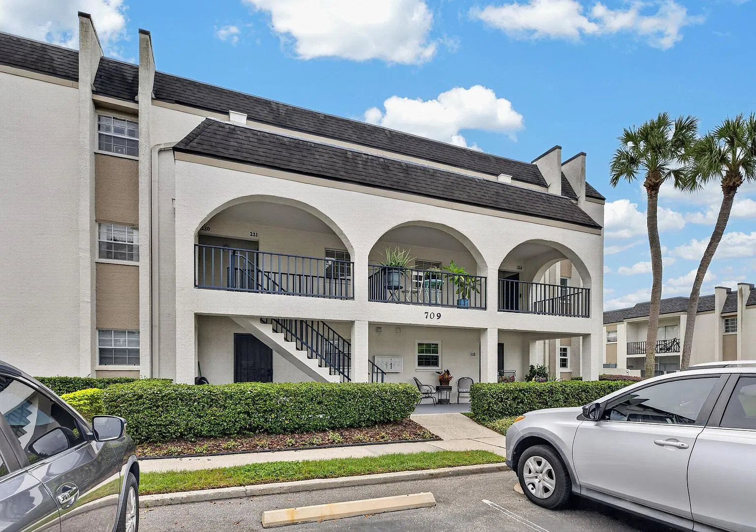 Updated 2 Bedroom Condo With A Beautiful Pool View! Russellwood Brandon — Photo 2