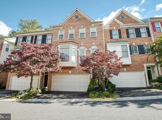5402 Chieftain Cir, Alexandria, VA 22312