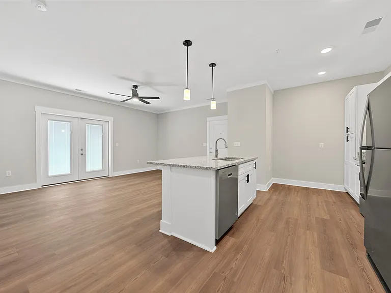 Mount Victor Olde Towne Luxury Apartments — Photo 82