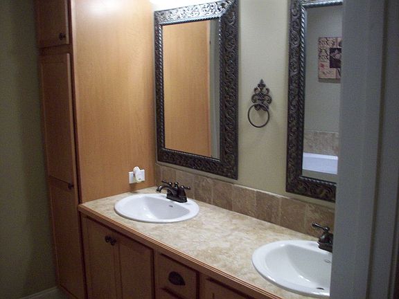 4th image of 105 Silver Glen Dr