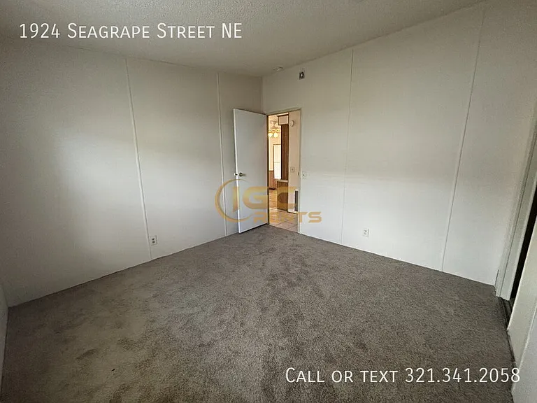 1924 Seagrape St NE — Photo 10