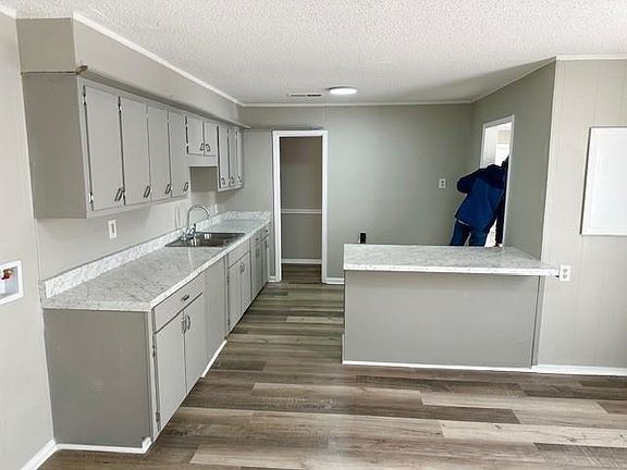 3rd image of 1399 Gherald St