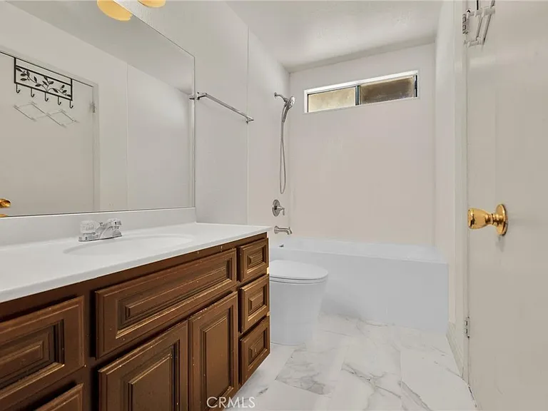 301 N Moore Ave #B — Photo 15