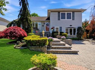 204 Violet Street, Massapequa Park, NY 11762