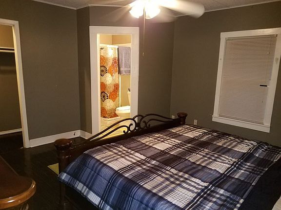 4th image of 438 Thompson Pl