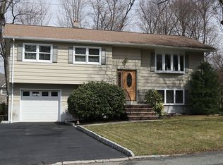 42 Siek Rd, Kinnelon, NJ 07405