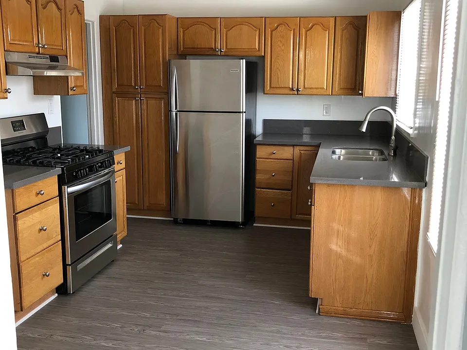 321 S Verdugo Rd #8