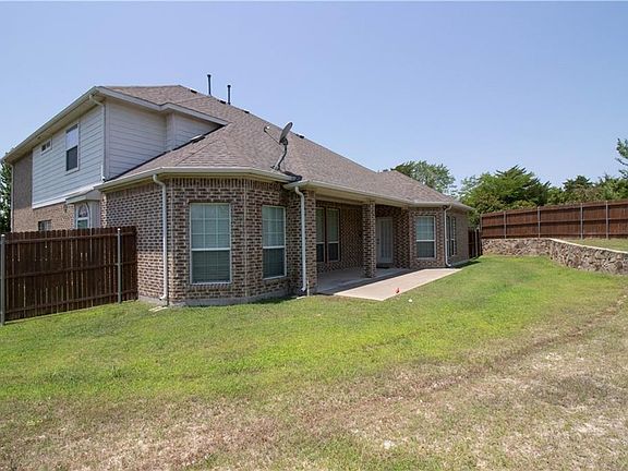 3rd image of 608 Summerwood Ct