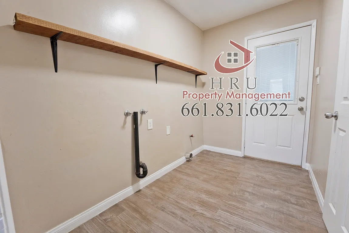 SW-Bakersfield 3 bedrooms 2 baths house — Photo 4