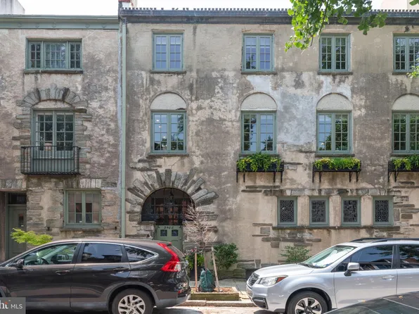 2408 Pine St, Philadelphia, PA 19103