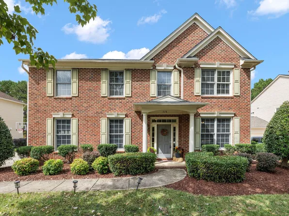 228 Shillings Chase Dr, Cary, NC 27518