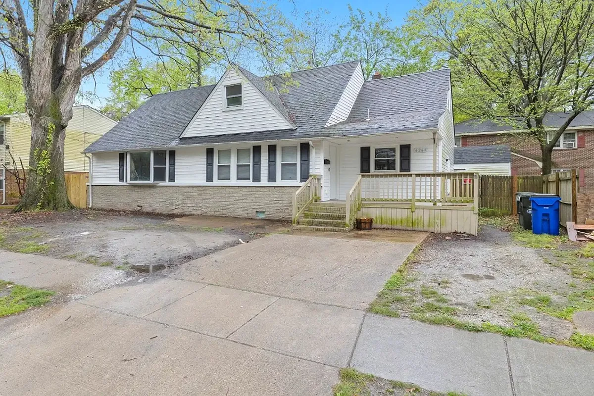 Building Photo - 6261 Alexander St