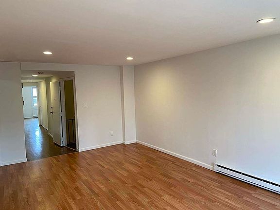 2nd image of 13-17 Bell Blvd #3
