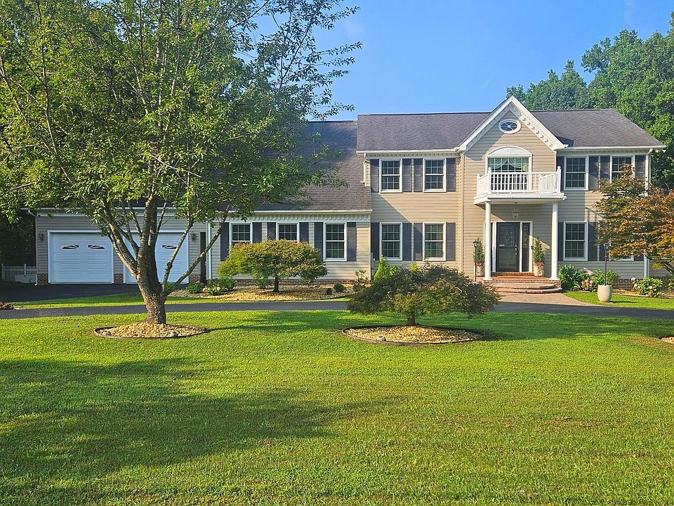 1st image of 208 Morgans Ridge Ct