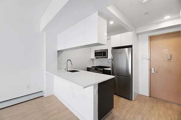 Rented by REAL New York | media 35