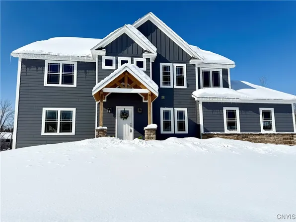 8206 Harkins Ct, Baldwinsville, NY 13027