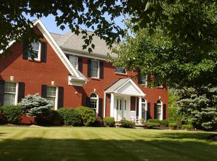 8440 Lakemont Dr, East Amherst, NY 14051