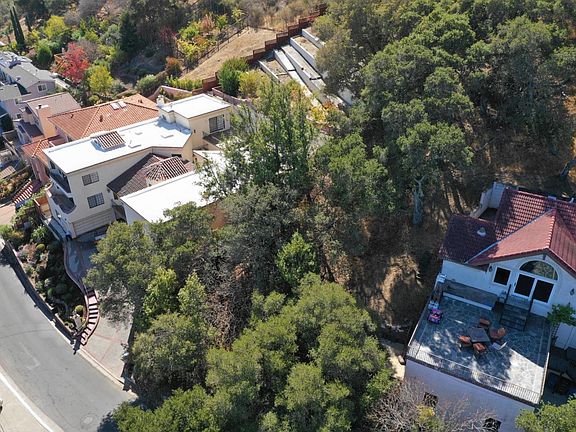 4th image of 39 Madera Ave