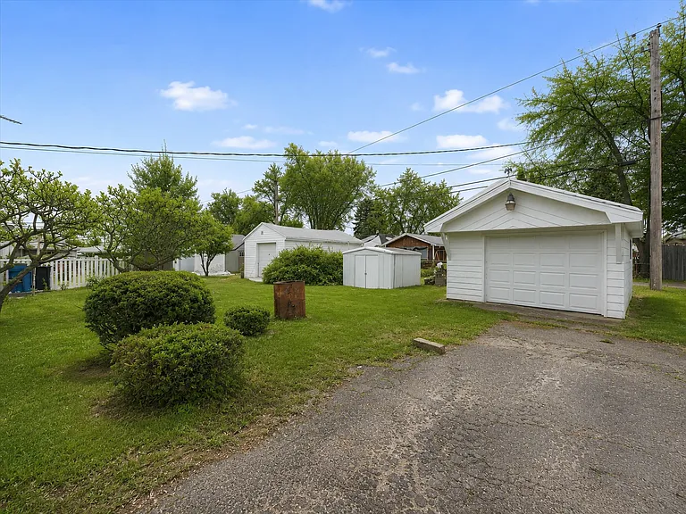 1814 Nicholson St — Photo 17