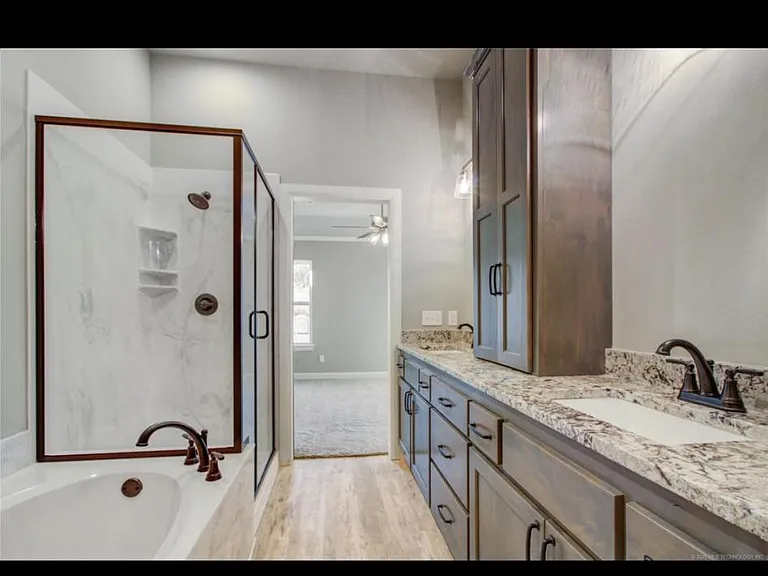 4608 S Linwood Dr — Photo 4