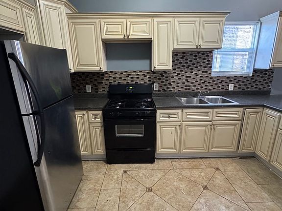 3rd image of 6819 S Evans Ave #1