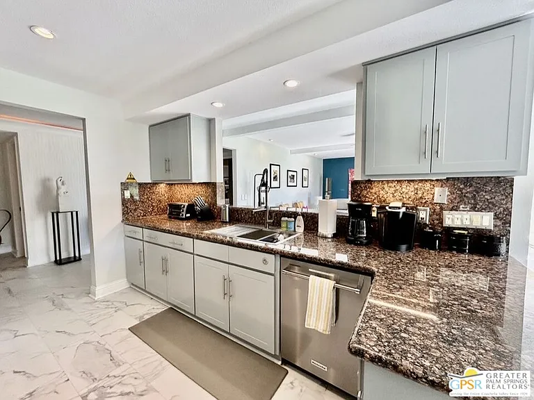 515 Desert Lakes Dr — Photo 8
