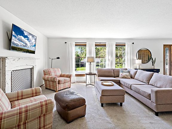 5th image of 8660 Black Maple Dr