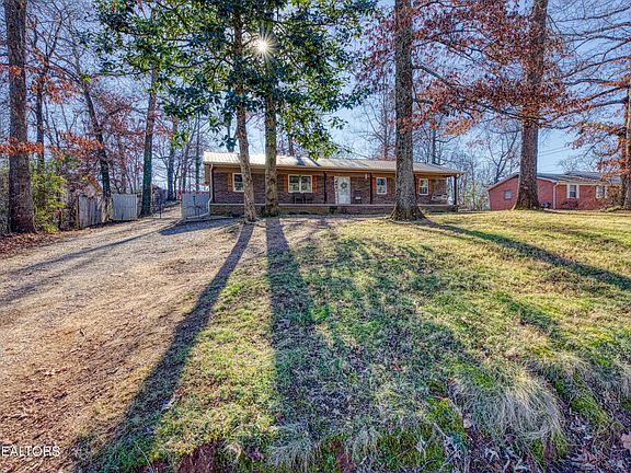 2nd image of 1122 Forest Heights Cir