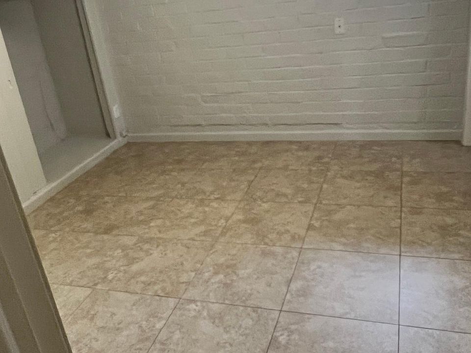 2nd image of 175 N Echo Ln