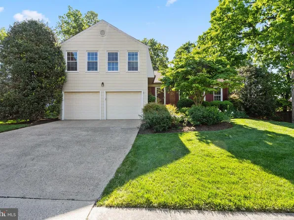 2615 Thomas Young Ln, Herndon, VA 20171