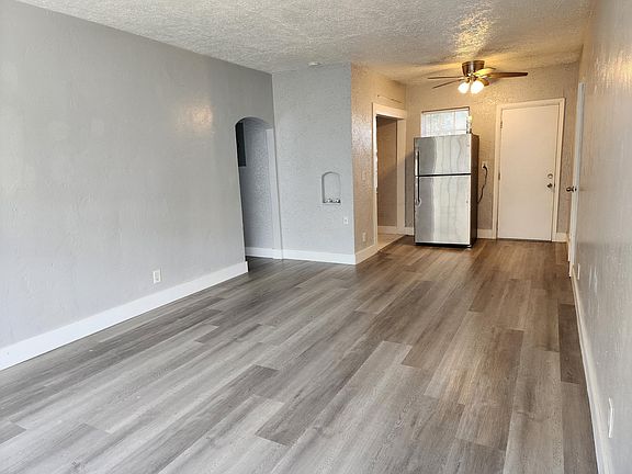 4th image of 6940 Bay Dr #4