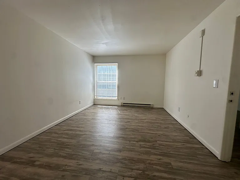 University Park Apartments near Cornell University — Photo 271