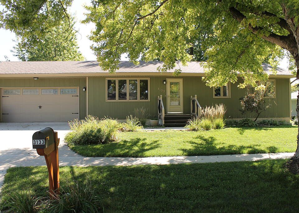 1st image of 3133 13th Ave N
