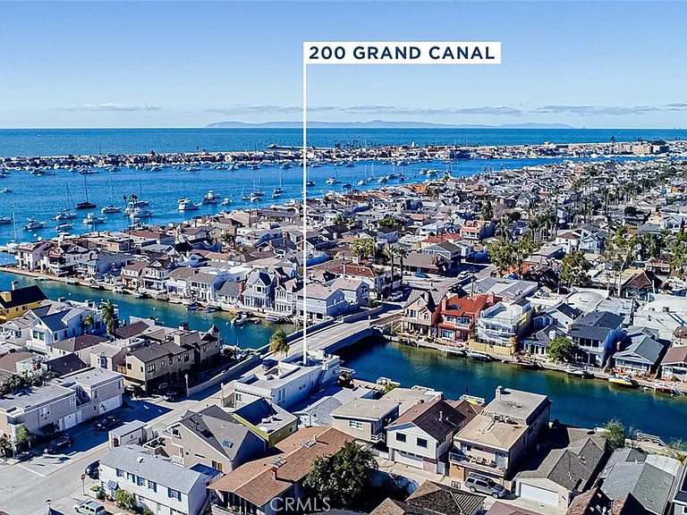200 Grand Canal — Photo 2