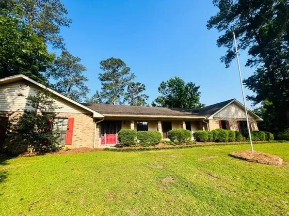 107 Pinecrest St, Collins, MS 39428
