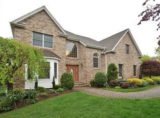 12 Longview Ct, Old Tappan, NJ 07675