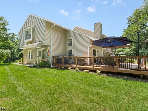 44 Peregrine Pt, Hampton Twp., NJ 07860