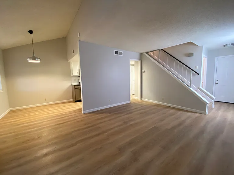 8812 Clearbrook Trl #B — Photo 10