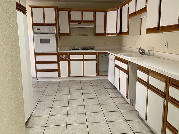5th image of 925 Madeira Dr SE
