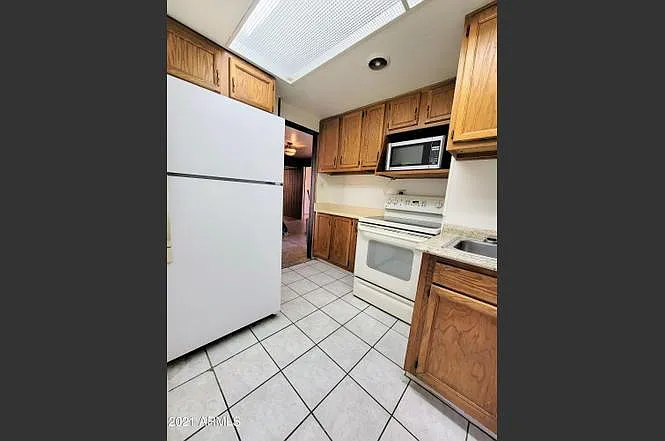 8245 N 31st Ave — Photo 8