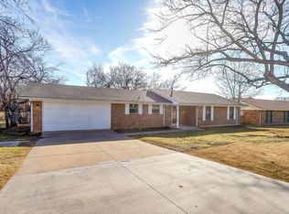 2404 Skyline Dr, Fort Worth, TX 76114