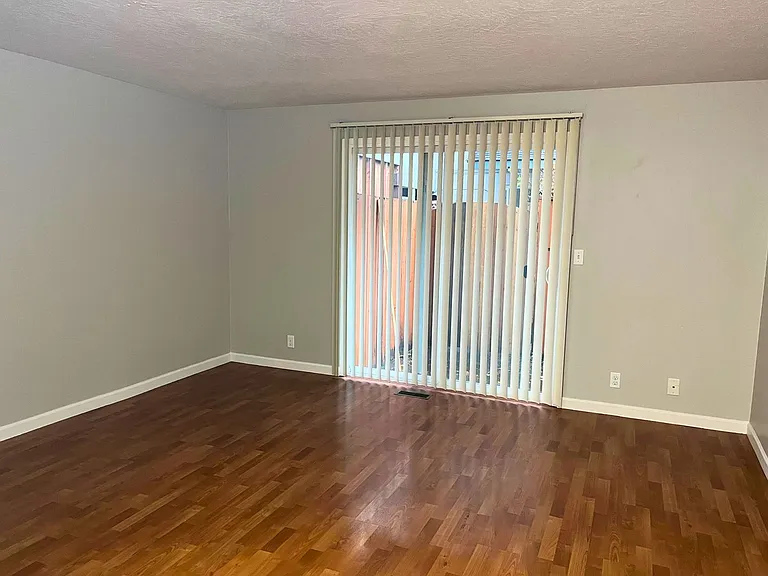 500 Jefferson St #8 — Photo 13