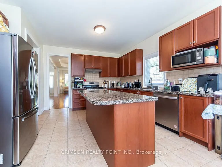 2304 Canterbury Cres — Photo 18