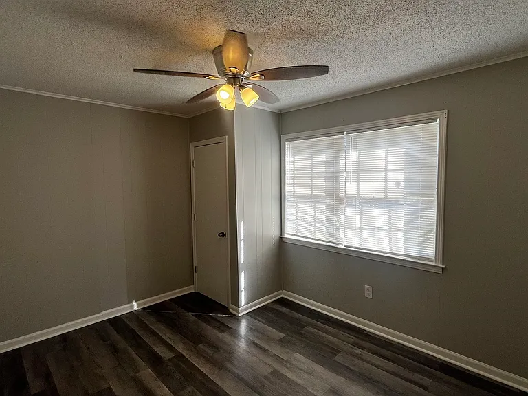 2547 Courtney Dr — Photo 12